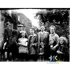 Afbeelding26-06-1927 Helene en haar tweelingzus Marta F00000884